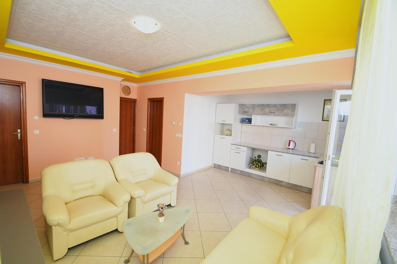 Apartment Mirjana 2 Rijeka Exterior foto